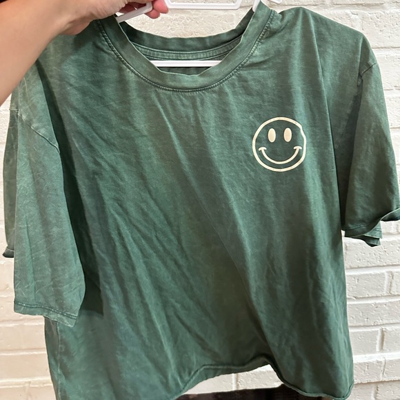 :) TShirt Oversized / Cropped Top - Picture 1 of 3